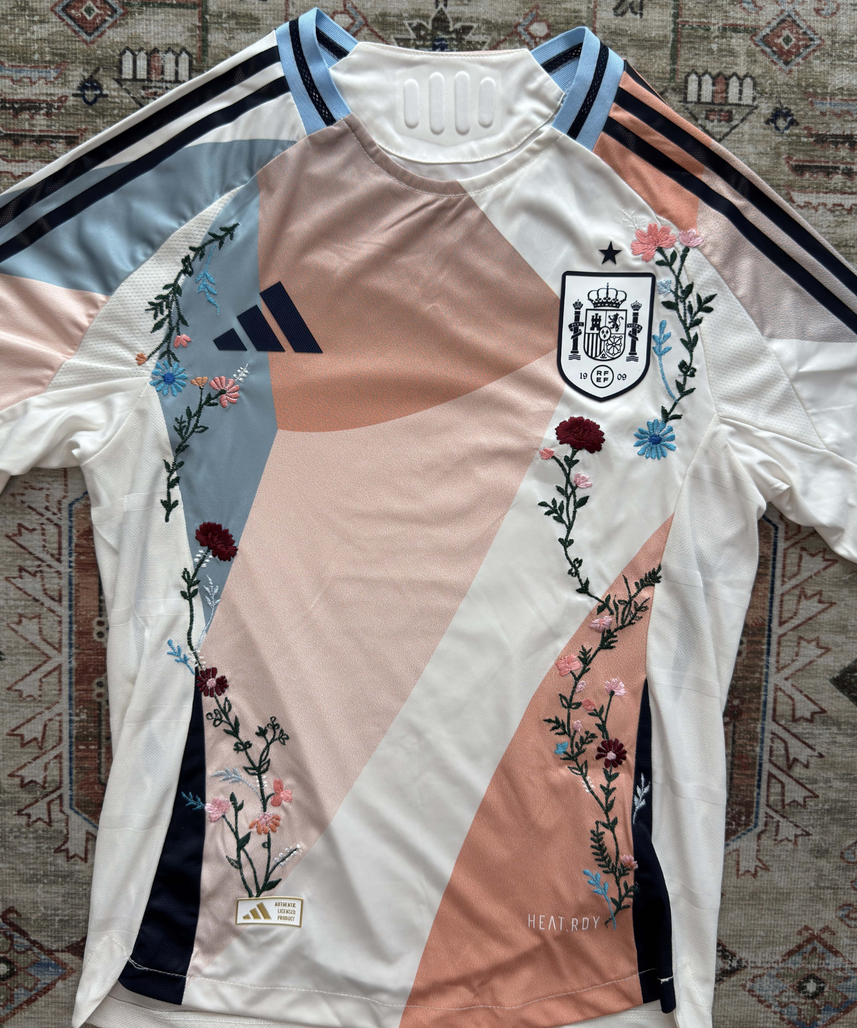 Spain Embroidered Jersey 2022/2023