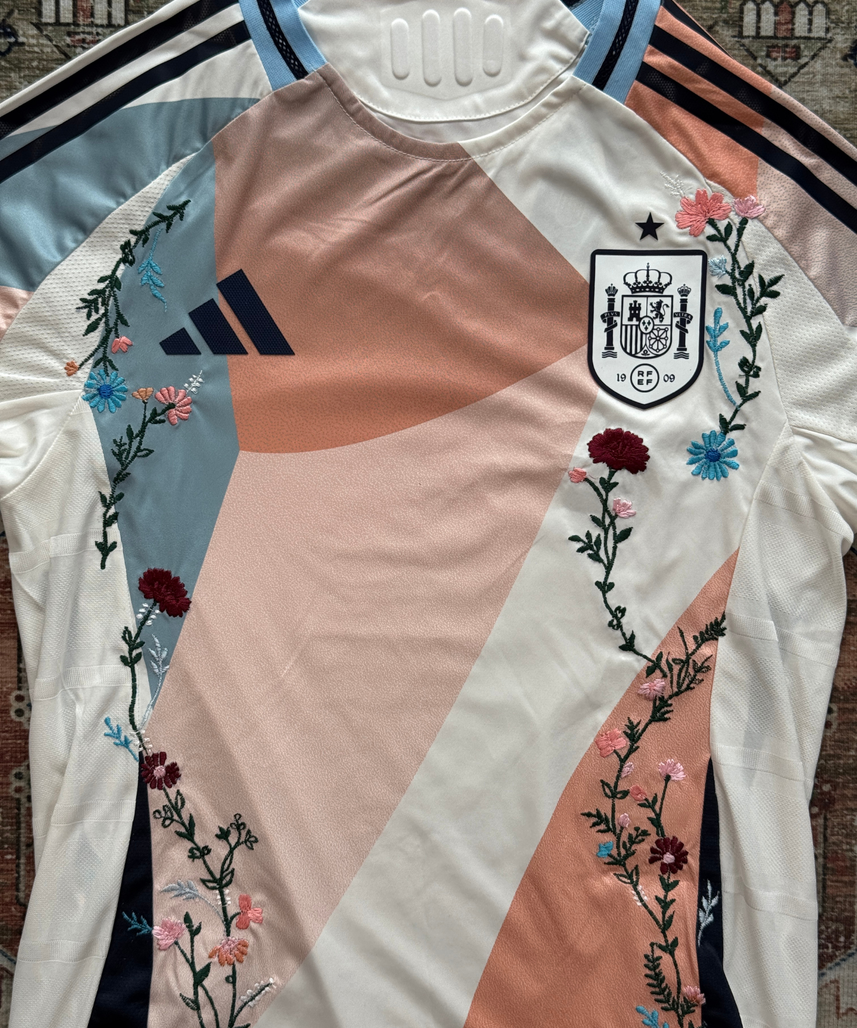 Spain Embroidered Jersey 2022/2023