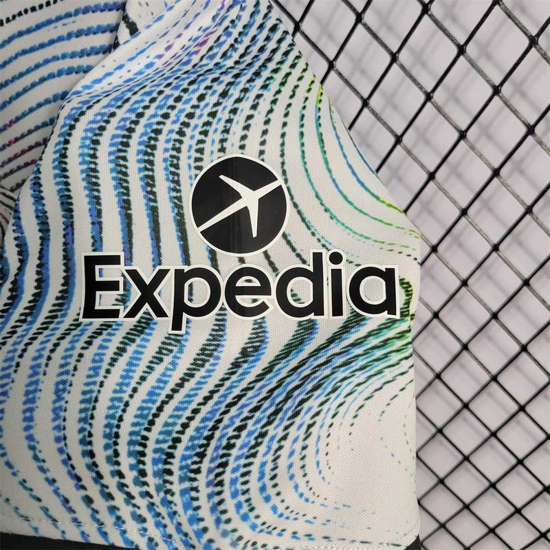 Liverpool 22-23  Away