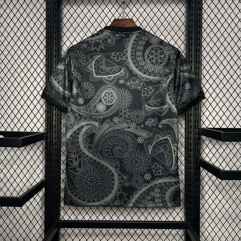 Barcelona "Black raw" Special Edition