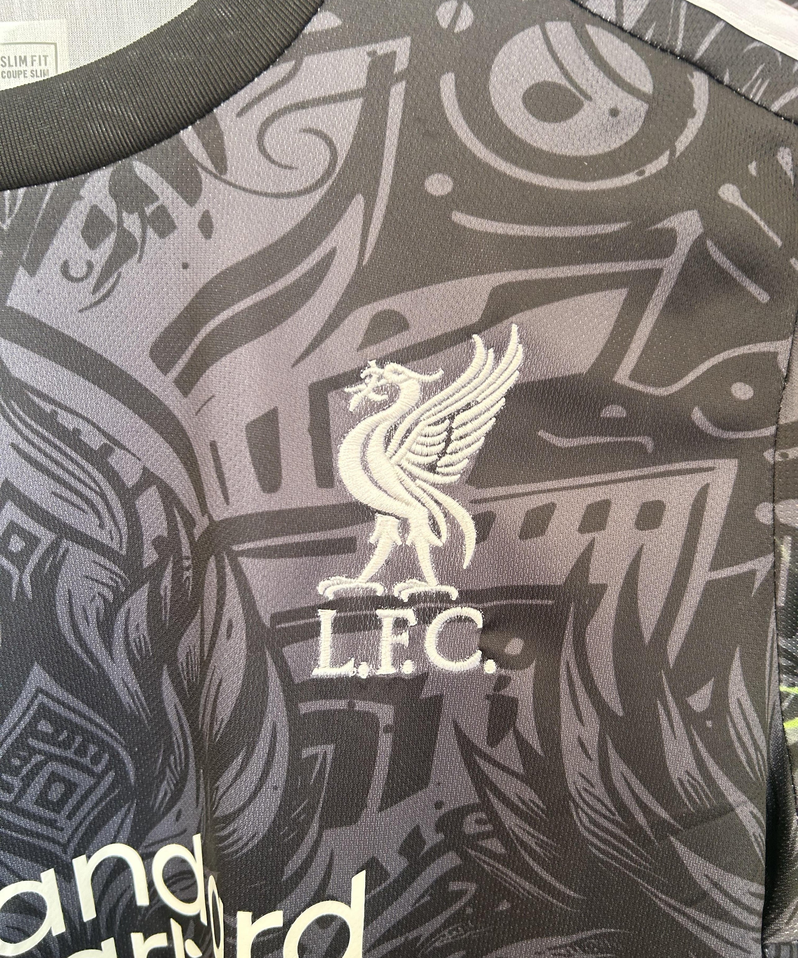 Liverpool "Venom Eclipse" Special Kit
