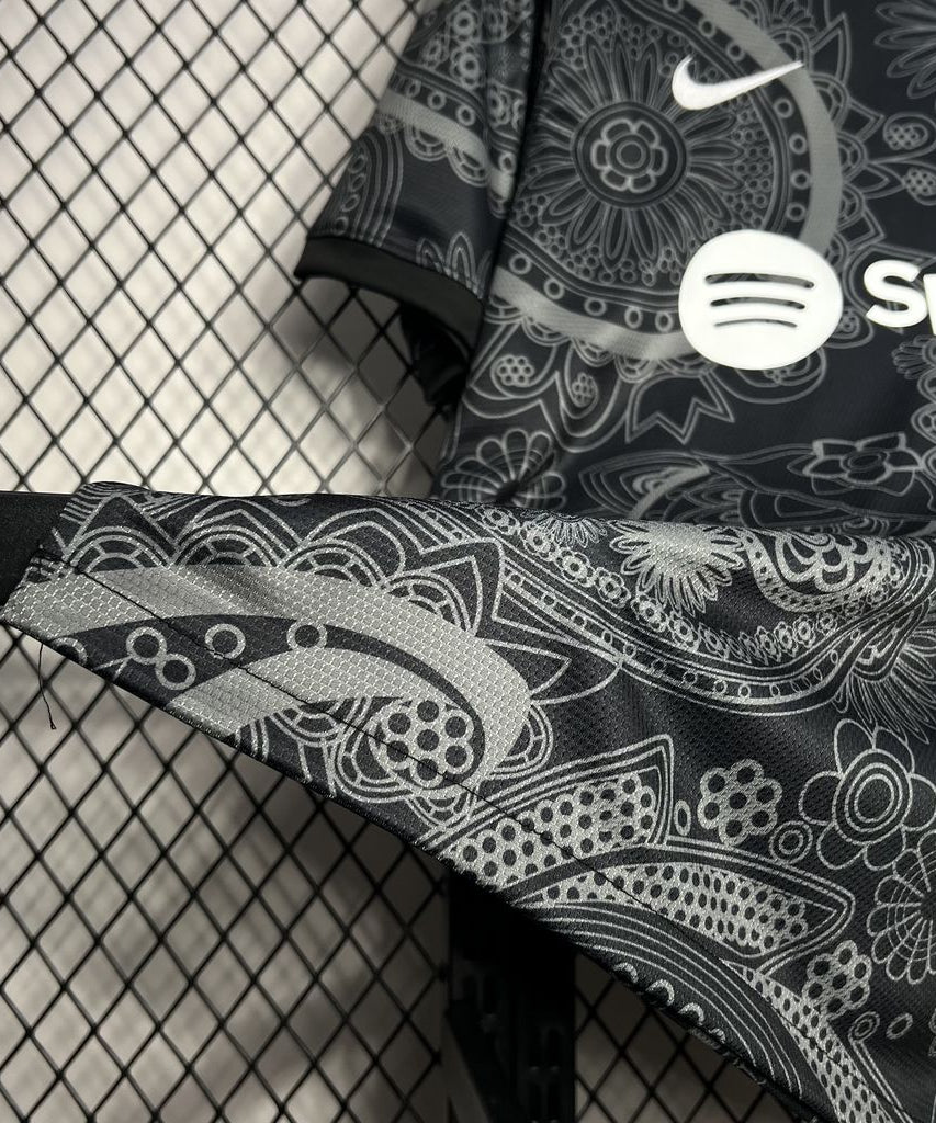 Barcelona "Black raw" Special Edition