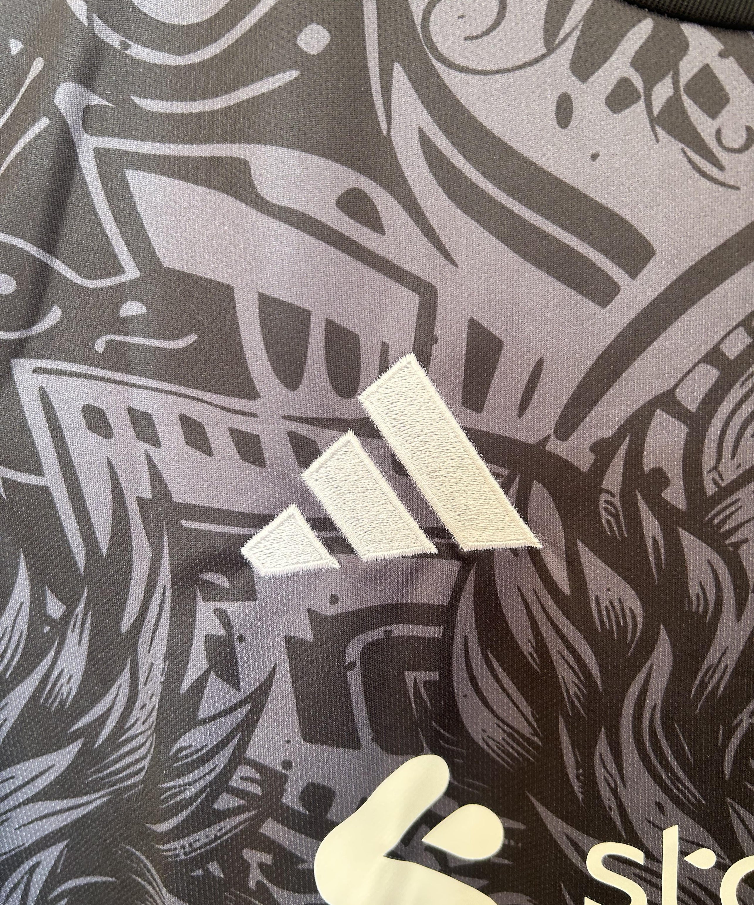 Liverpool "Abyssal Drake" Special Kit