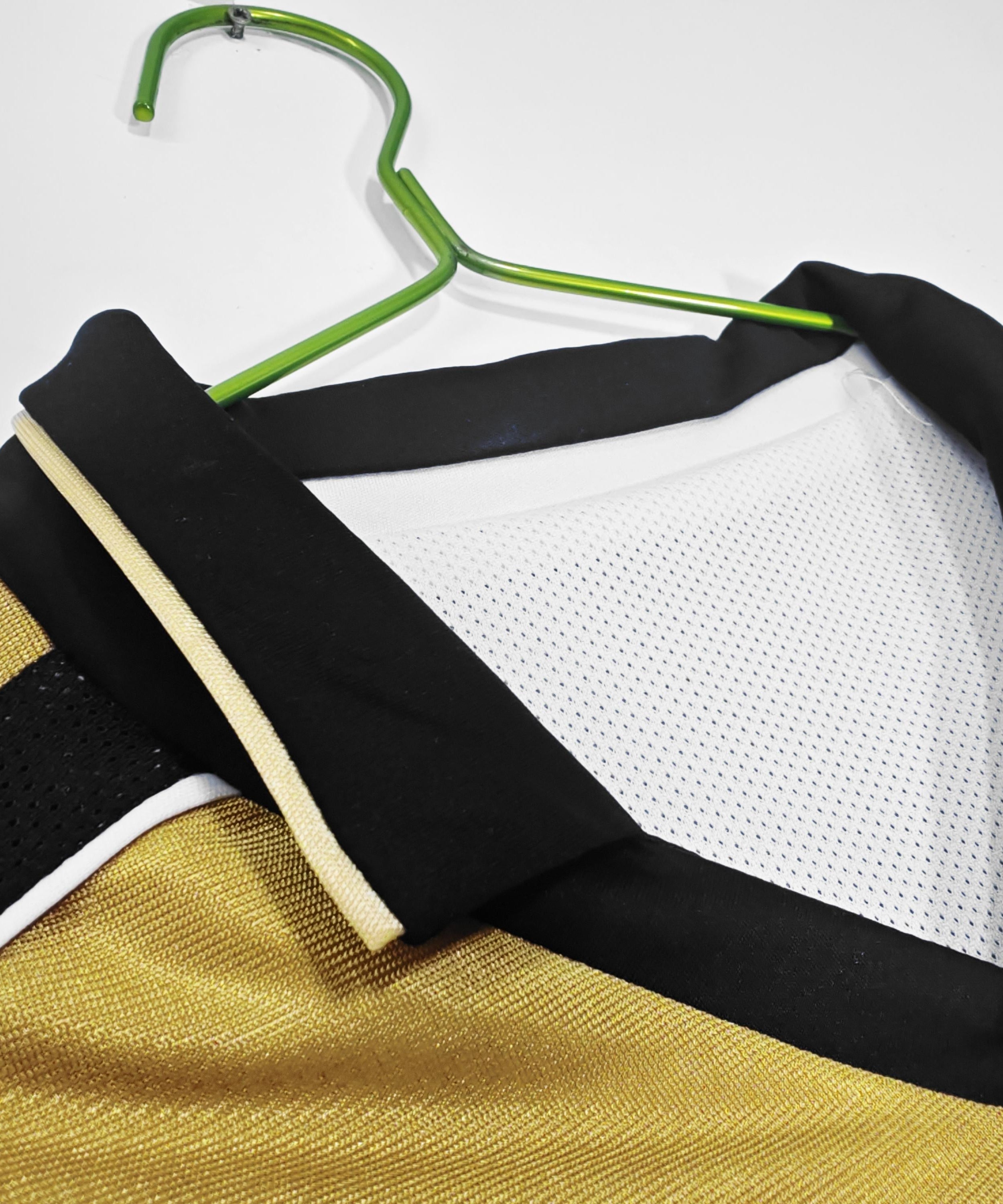 Manchester United 2001-2002 Long Sleeve Goalkeeper Kit