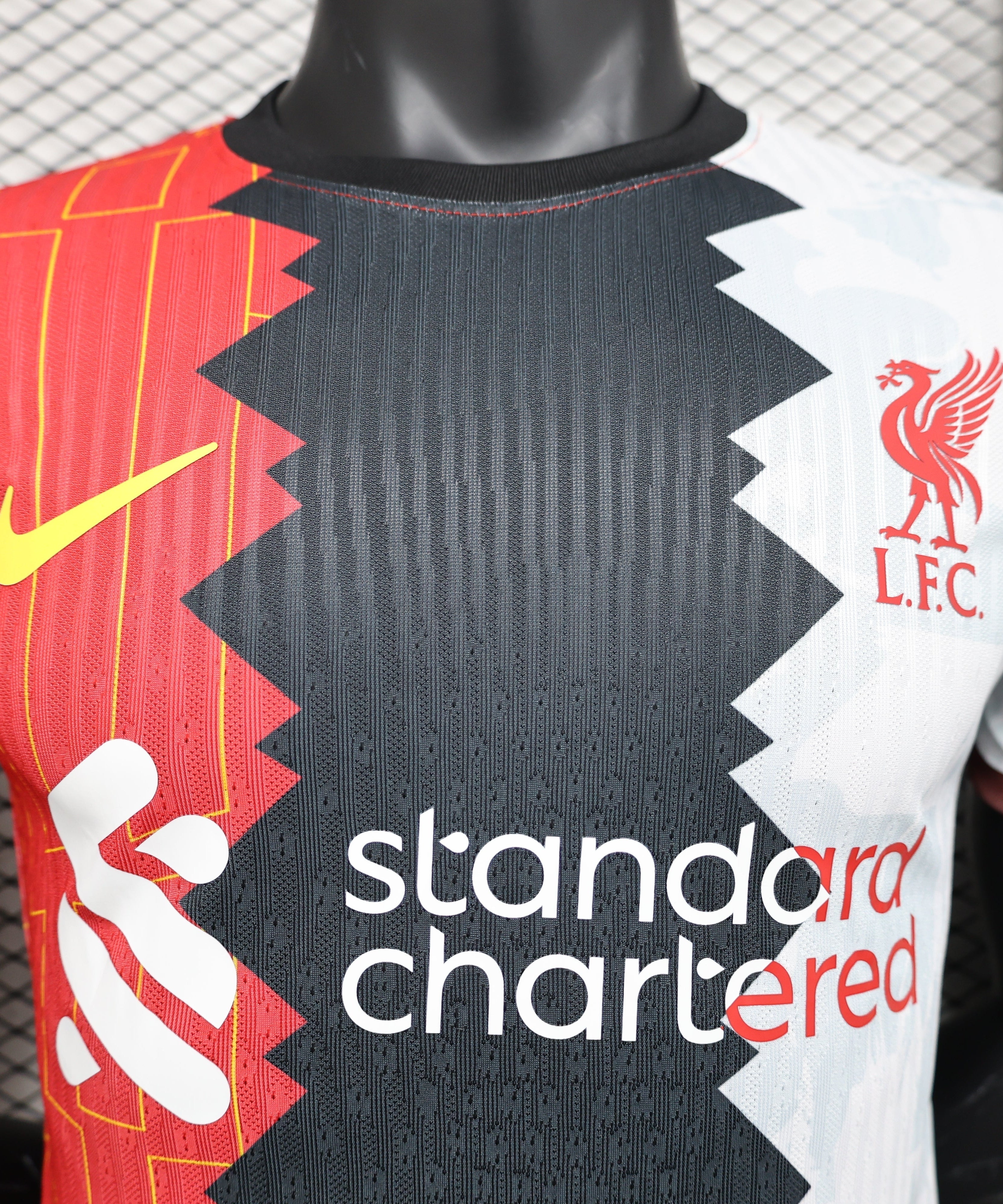 Liverpool "Tri-Color Blitz" Special Kit