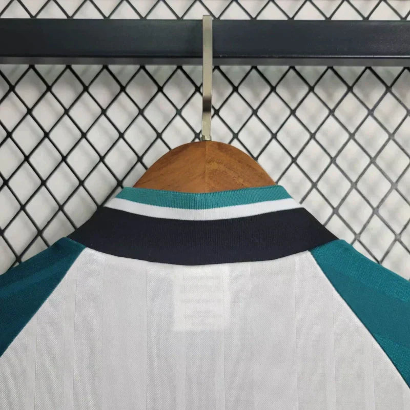 Liverpool 1993-1994 Away Retro Kit