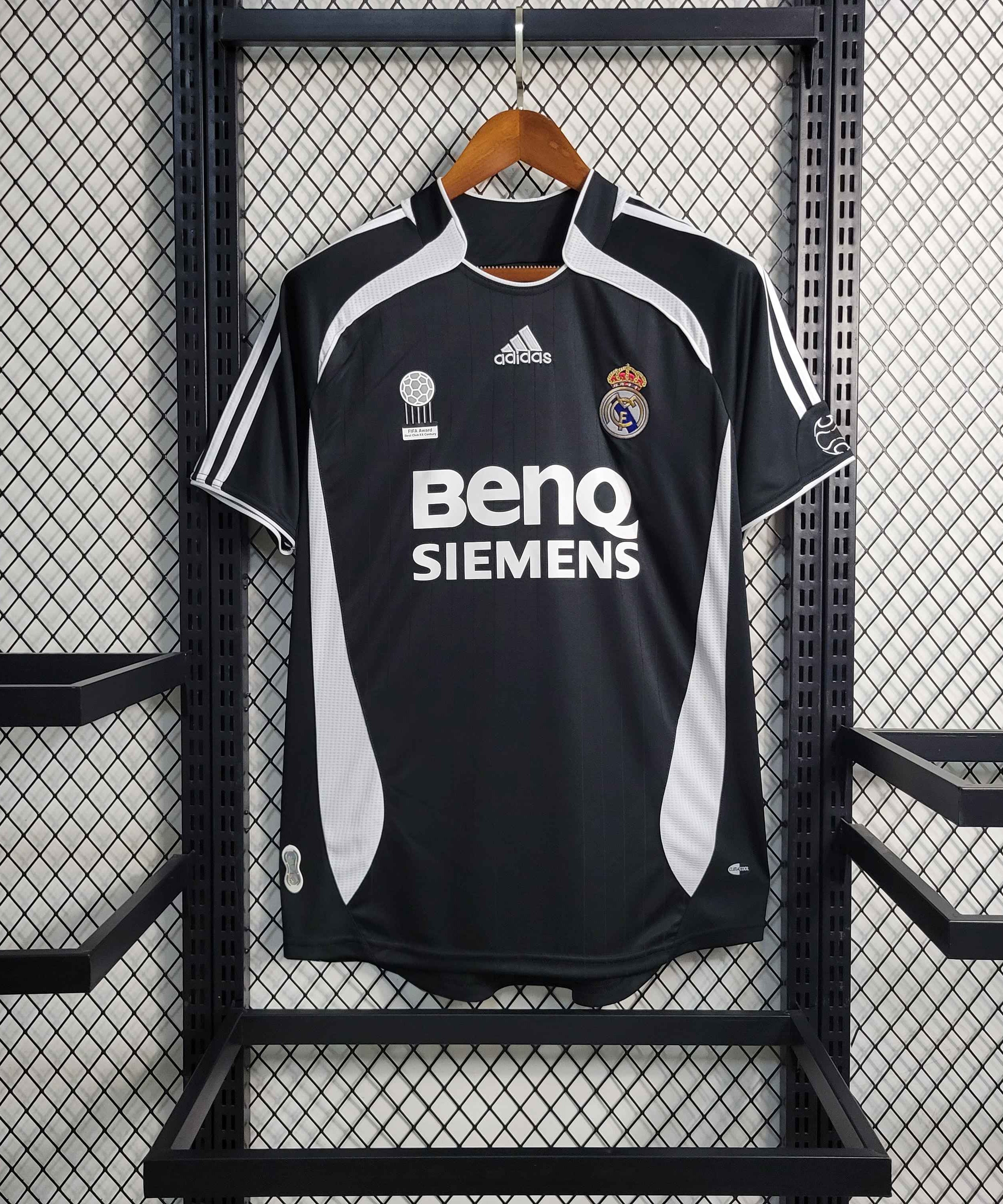 Real Madrid 06-07  Black Retro