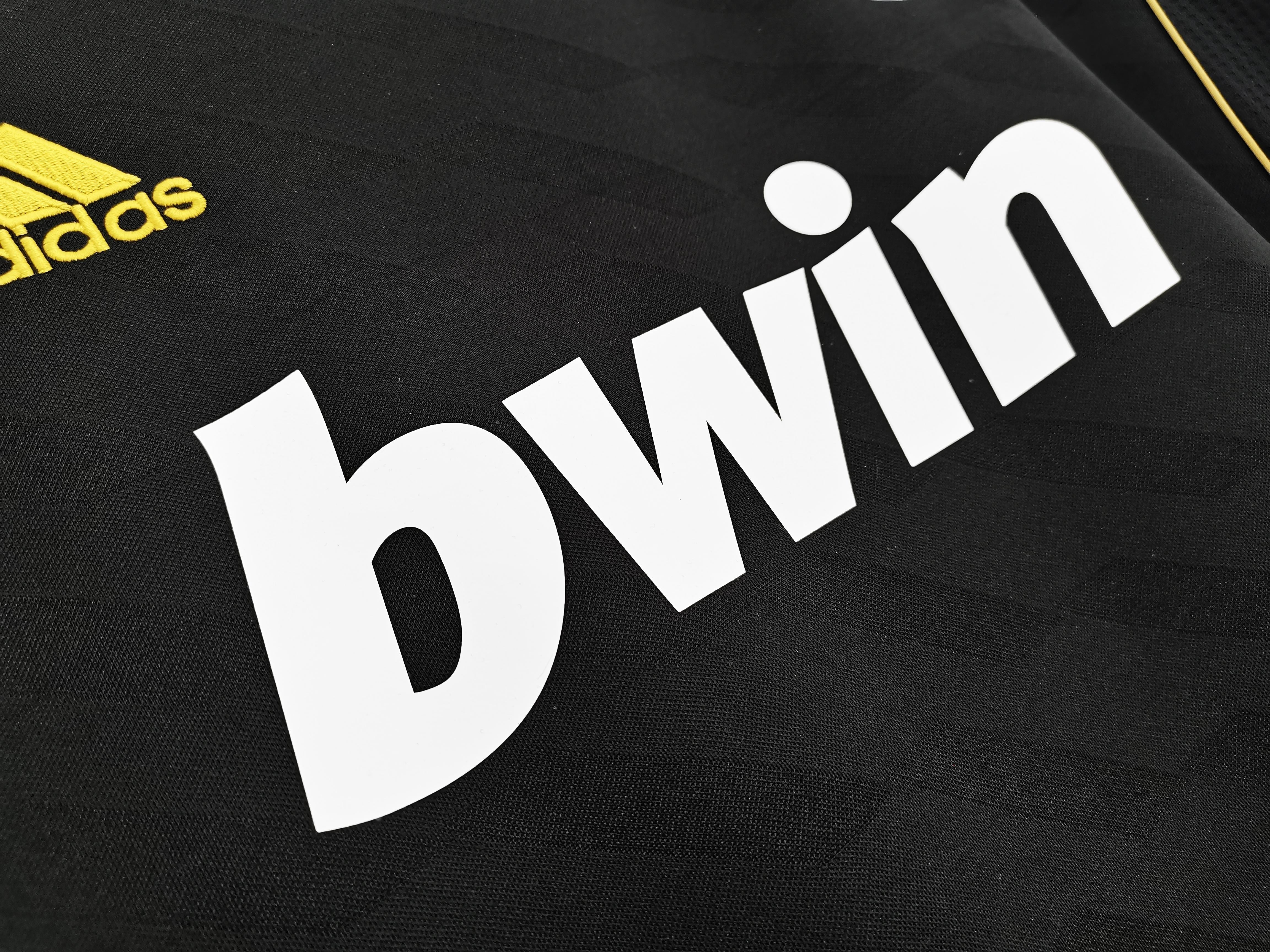 Real Madrid 2012-2013 Long Sleeve Away Kit Retro