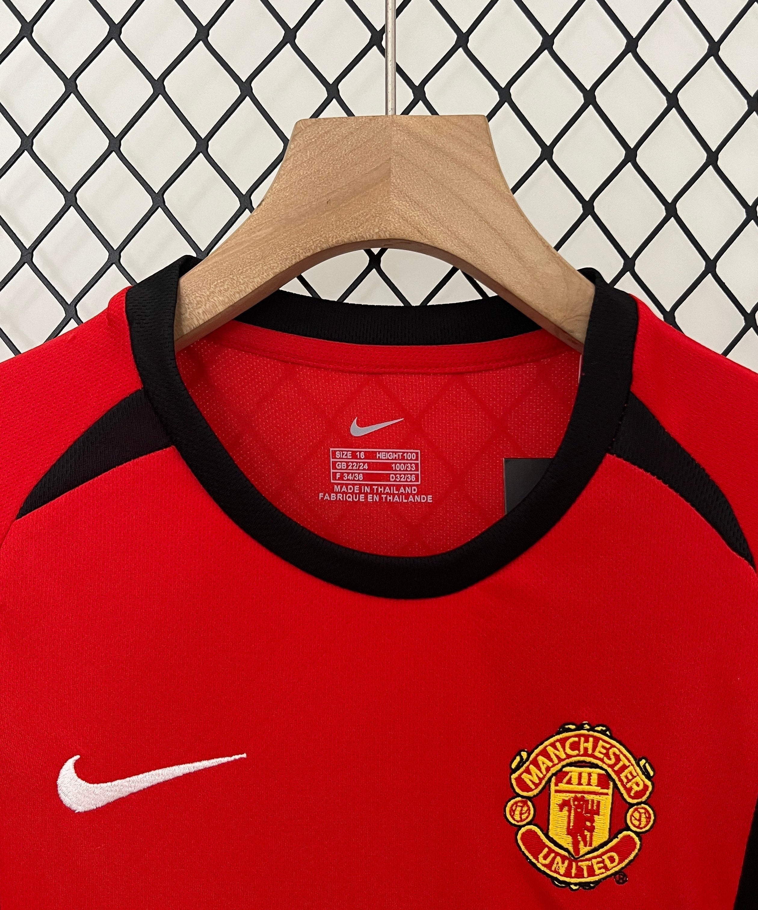 Manchester United Retro 02/04 Kids Home Jersey