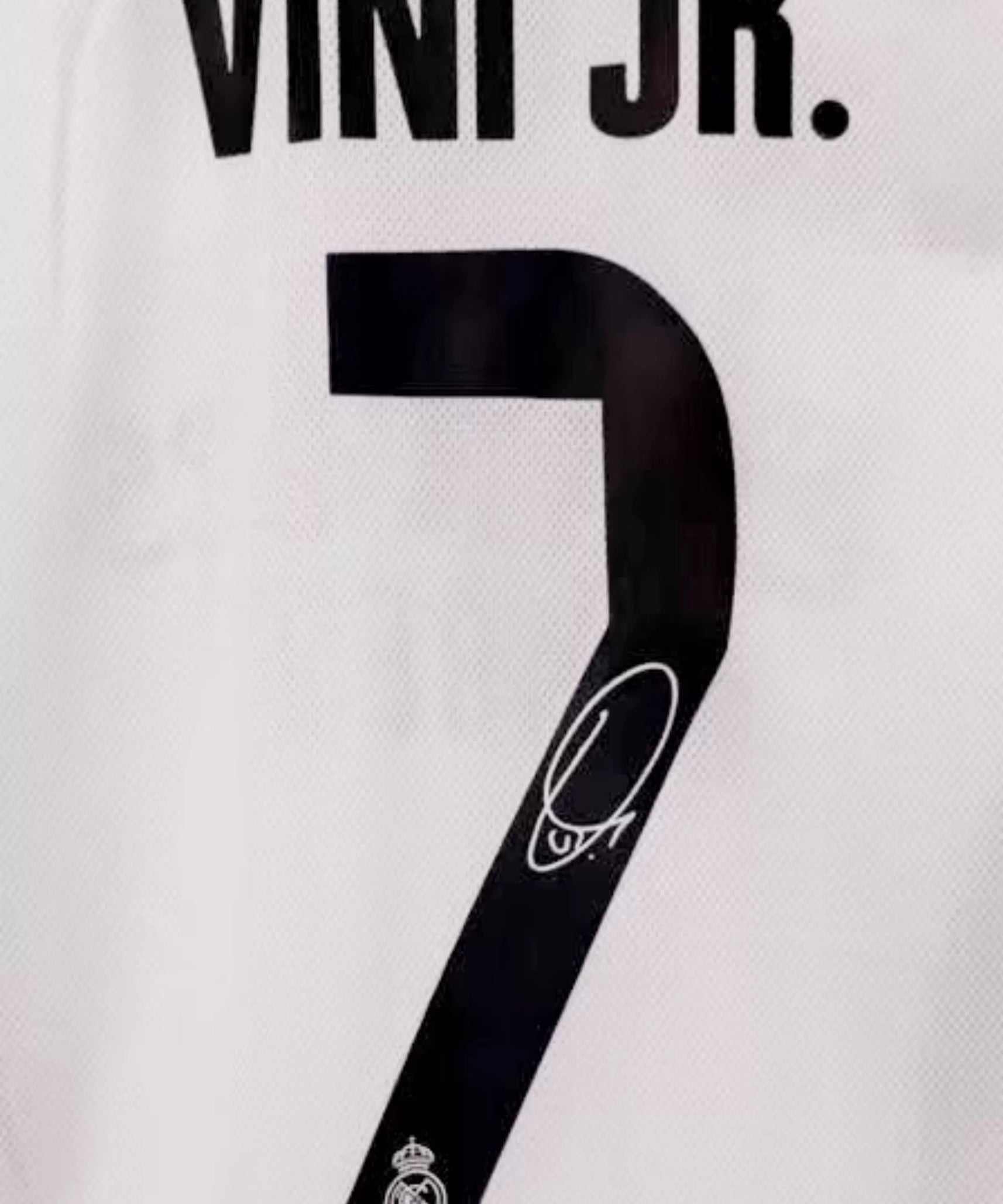 Vinicius Real Madrid 25-26 Signed Jersey