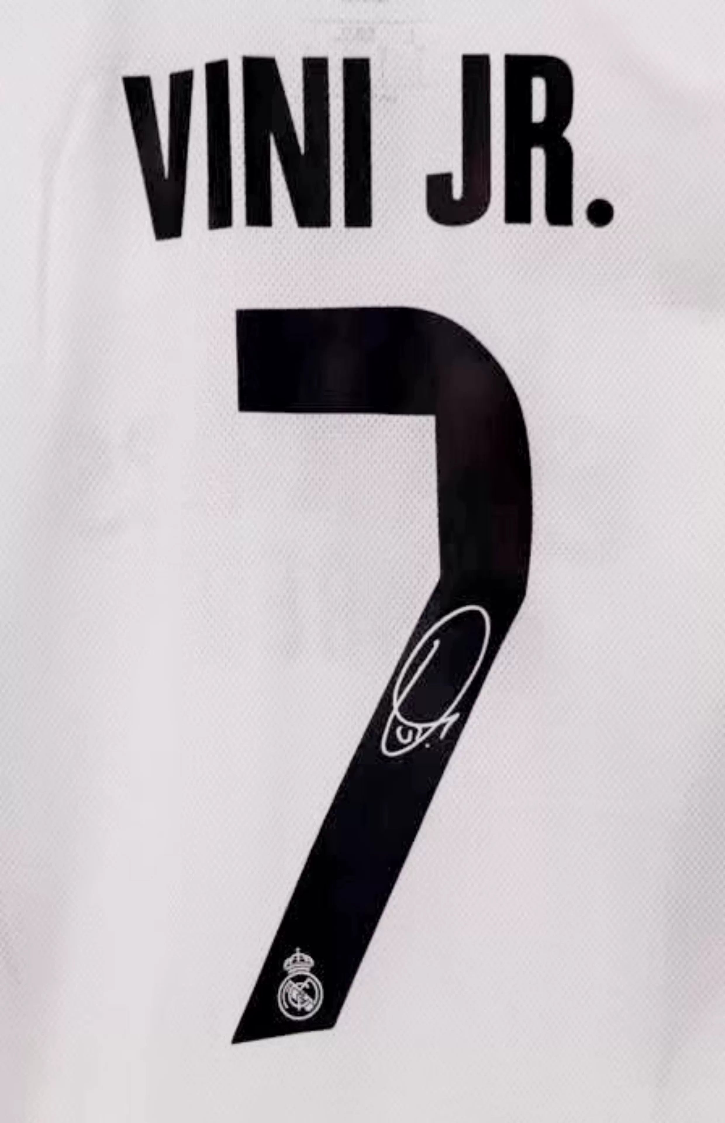 Vinicius Real Madrid 25-26 Signed Jersey