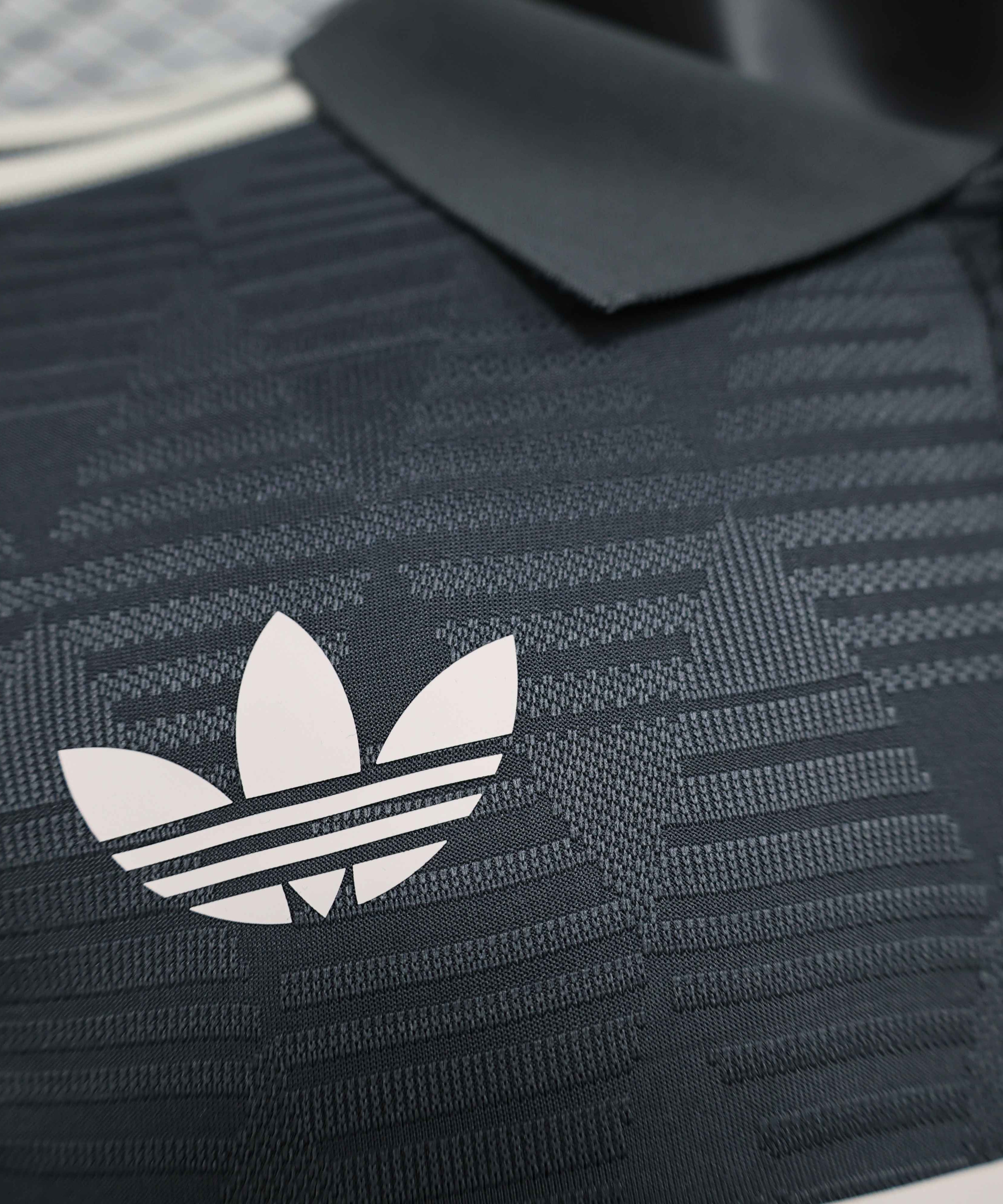 Bayern Munich "baly Gray" Special Kit