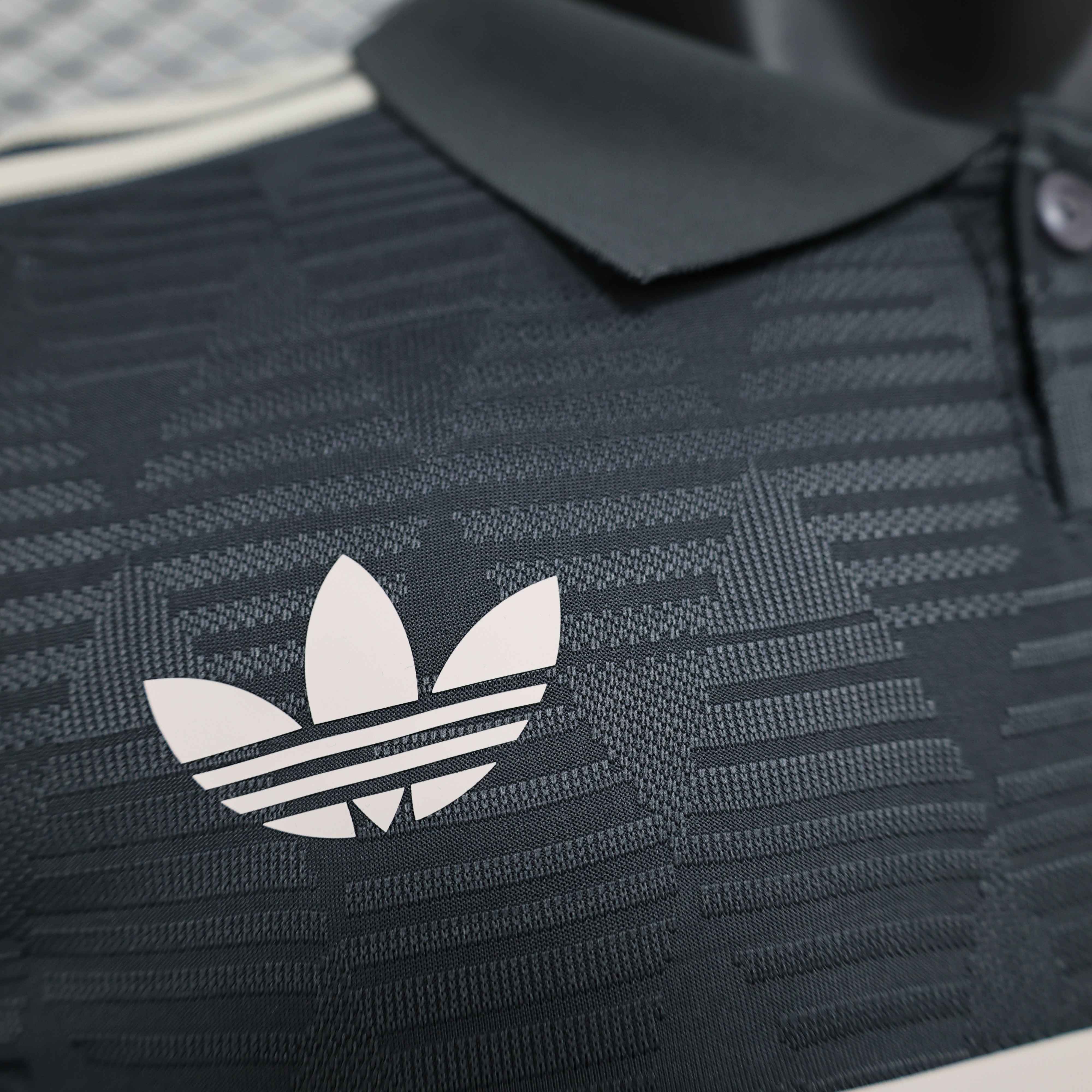 Bayern Munich "baly Gray" Special Kit