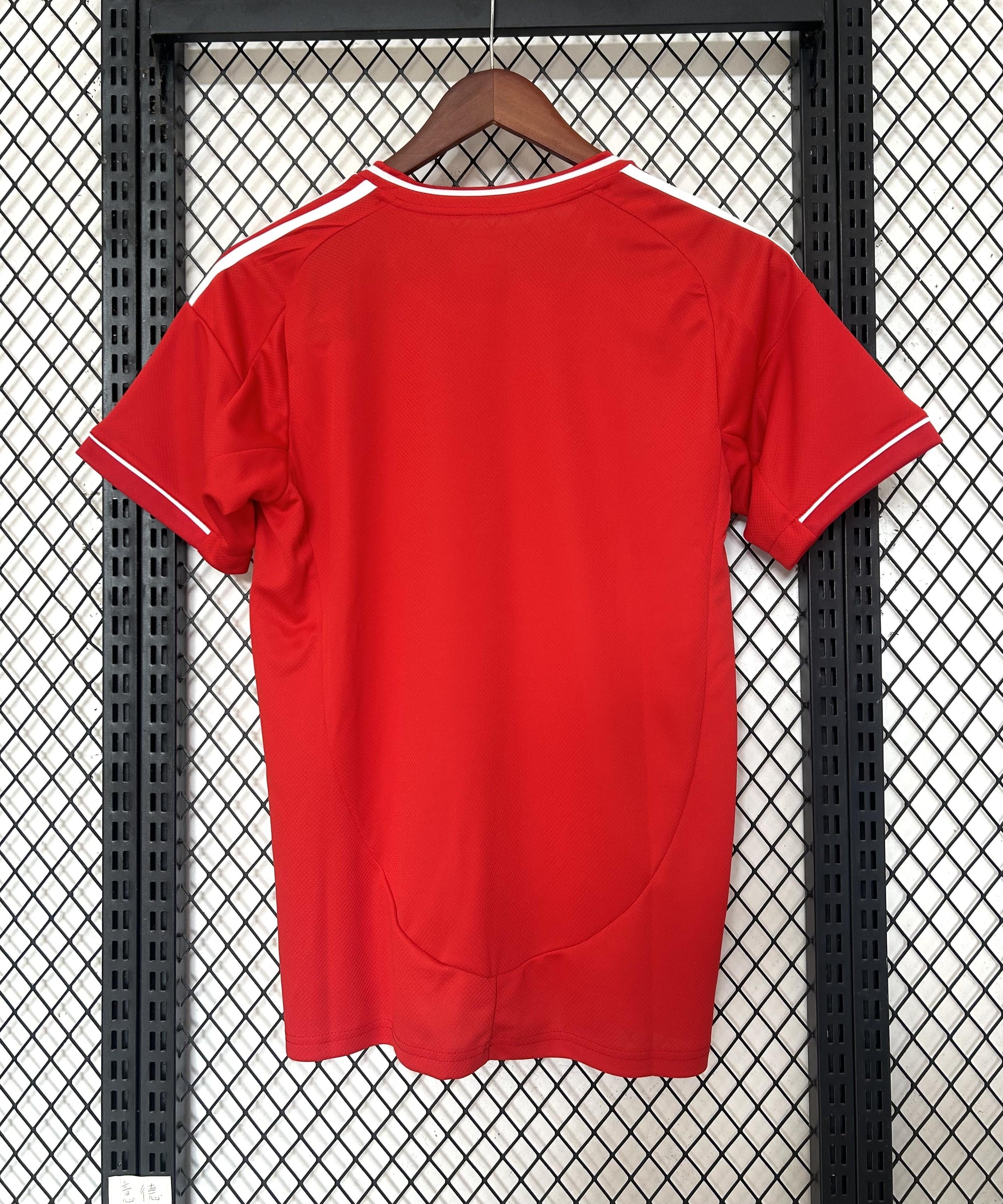 Liverpool  2025-2026 Home Kit