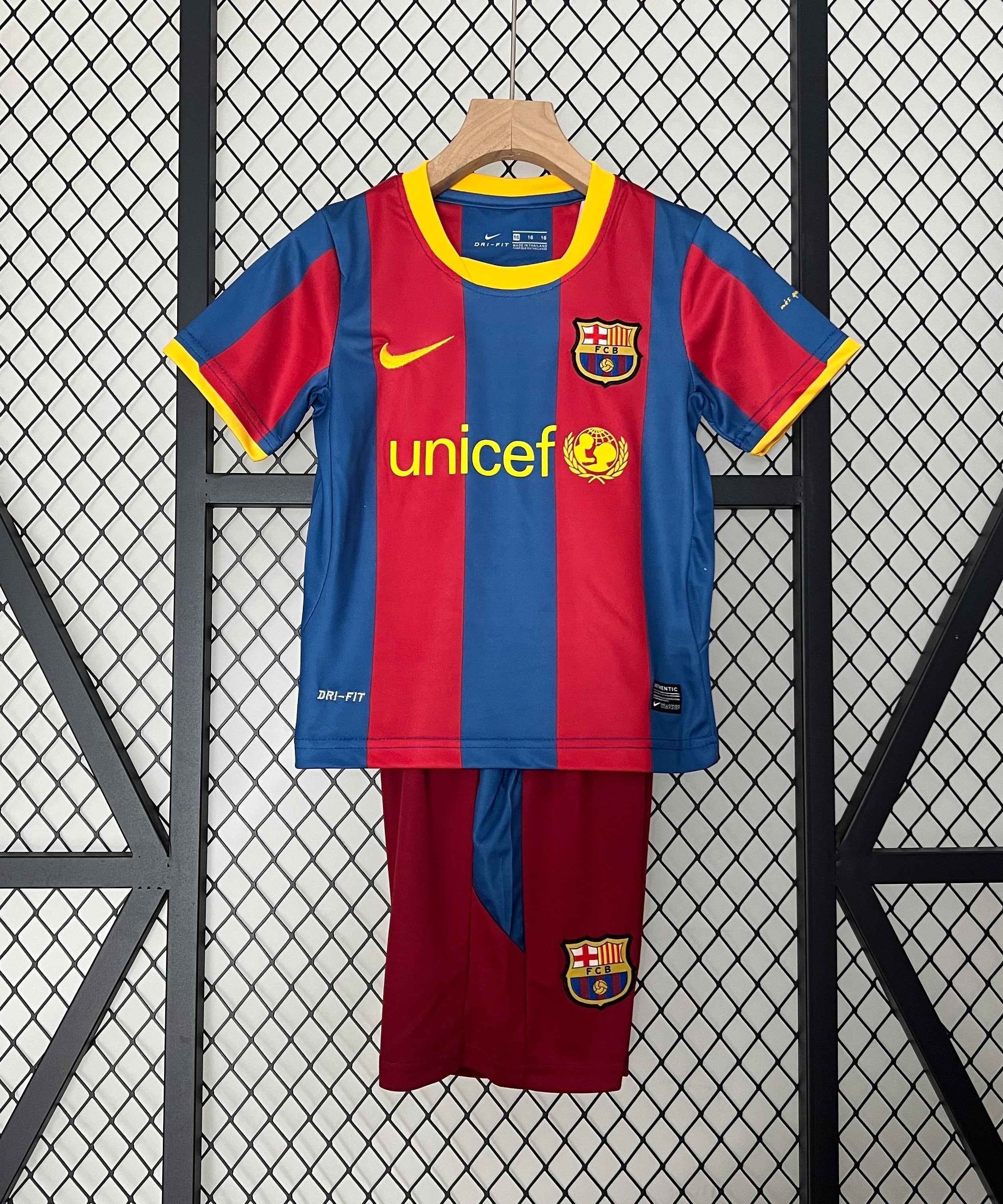 Barcelona 10-11 Home Retro Kids kit