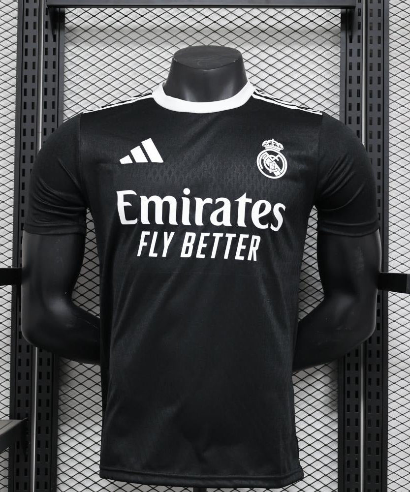 Real Madrid 2025-2026 Goalkeeper Kit